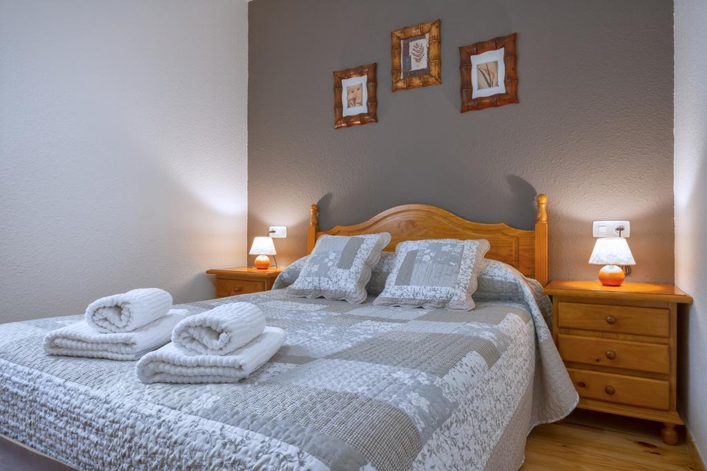 La Ginesta 2, Apartaments De Muntanya Estación 客房 照片
