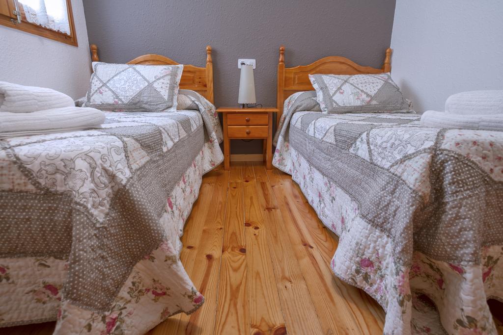 La Ginesta 2, Apartaments De Muntanya Estación 客房 照片