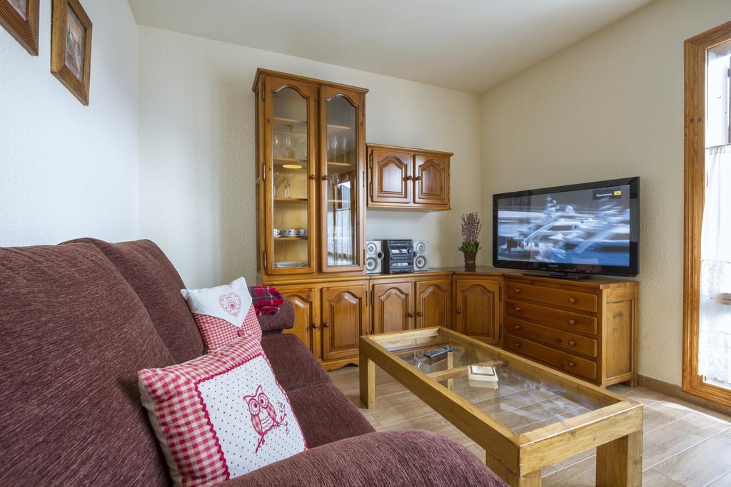 La Ginesta 2, Apartaments De Muntanya Estación 客房 照片